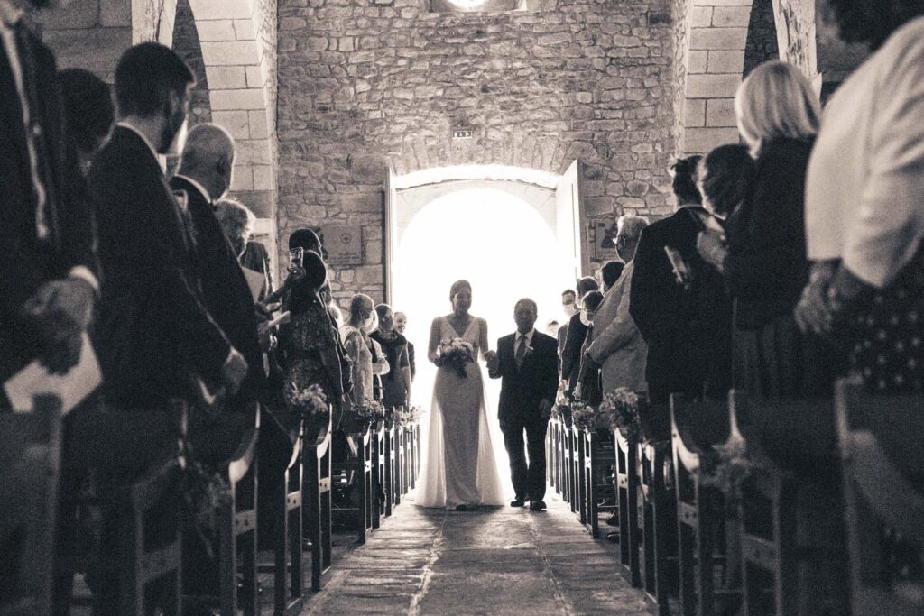 Photo de la messe de mariage franco péruvien plage finistere bretagne CharlesRD