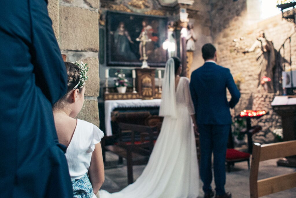 Photo de la messe de mariage franco péruvien plage finistere bretagne CharlesRD