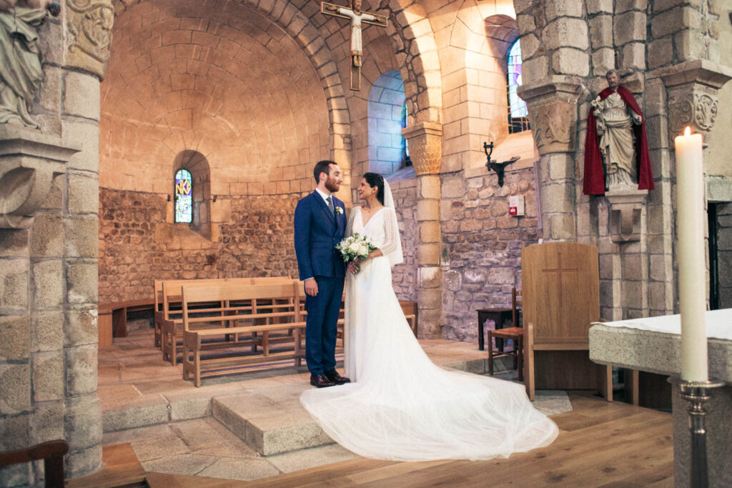 Photo de la messe de mariage franco péruvien plage finistere bretagne CharlesRD