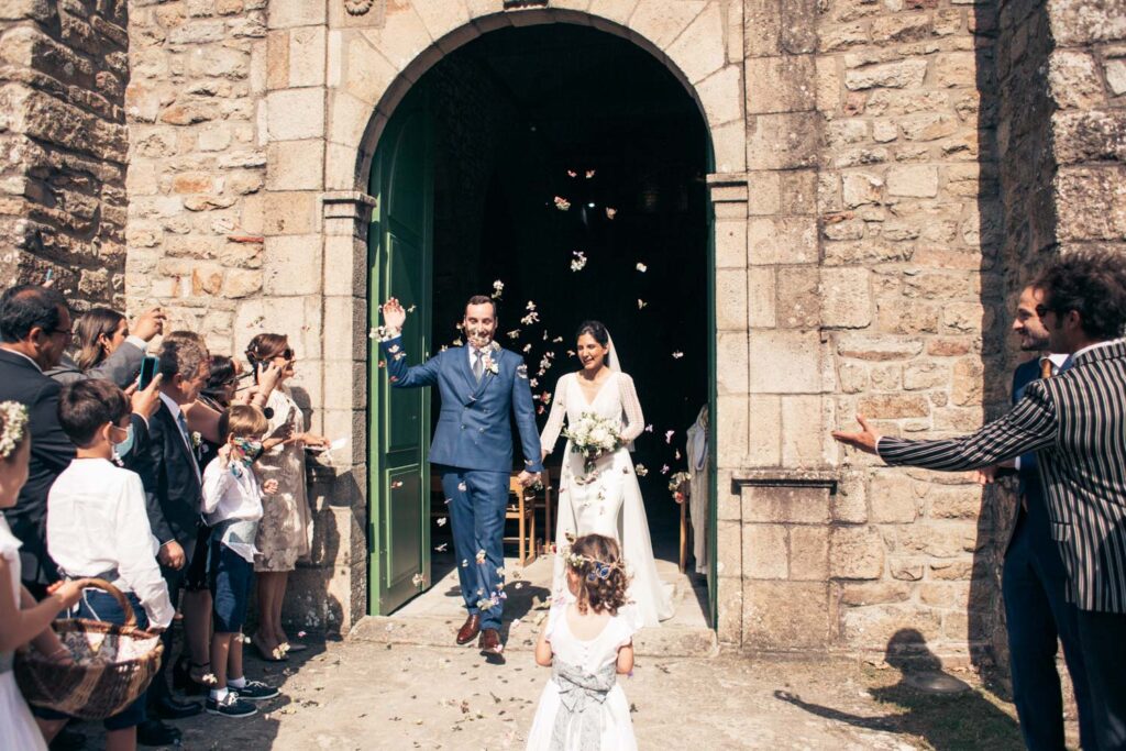 Photo de la messe de mariage franco péruvien plage finistere bretagne CharlesRD